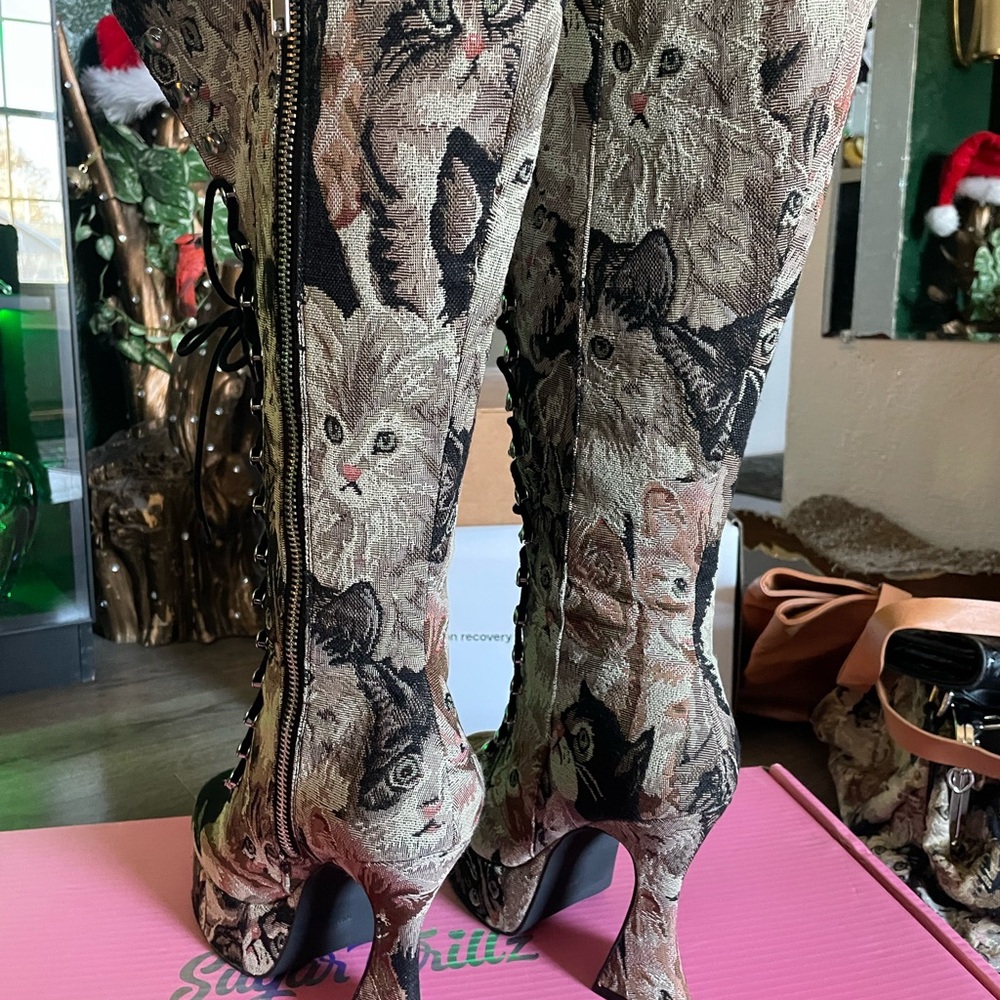 Sugar Thrillz Cat Print knee high lace up boots - Picture 4 of 11